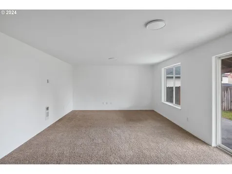 1124 W 31st Street Vancouver WA 98660