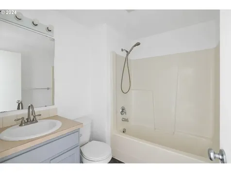 1124 W 31st Street Vancouver WA 98660