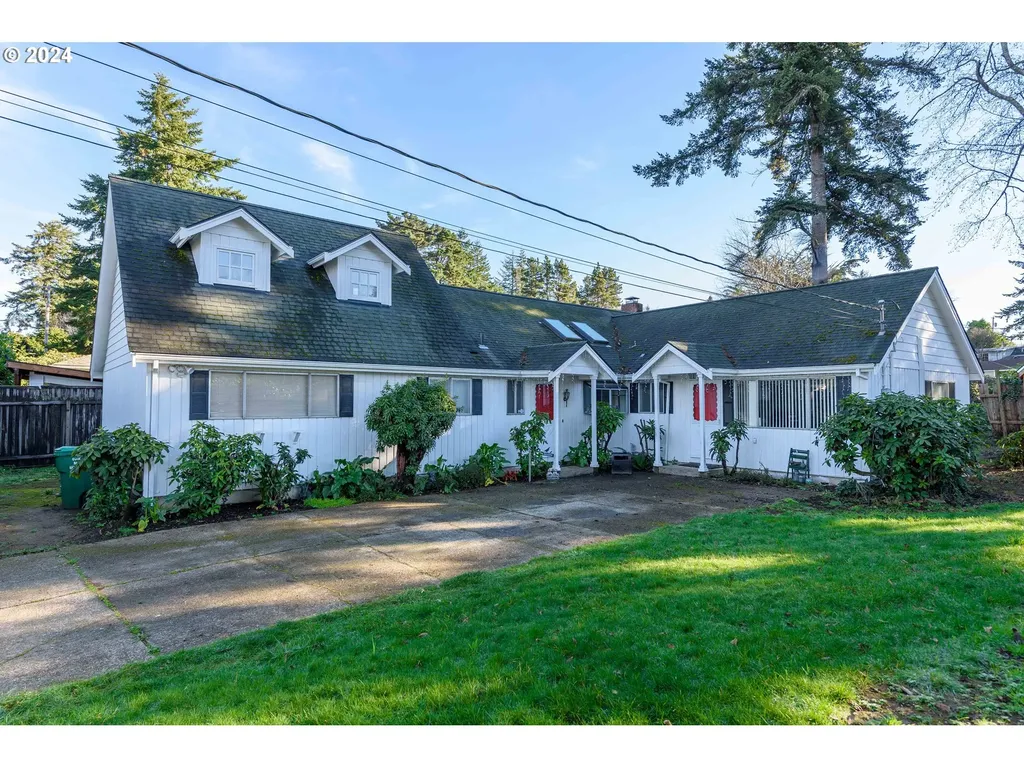 1495 Teakwood Avenue Coos Bay OR 97420