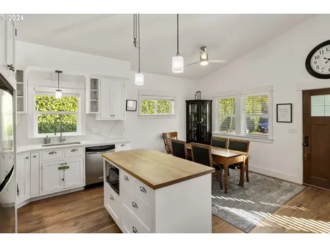 633 NW 10th Street Mcminnville OR 97128