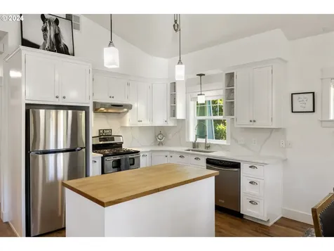 633 NW 10th Street Mcminnville OR 97128