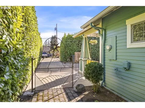 633 NW 10th Street Mcminnville OR 97128