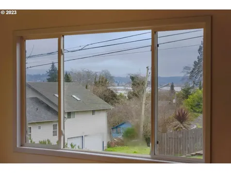 510 Clark Street North Bend OR 97459