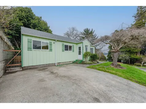 510 Clark Street North Bend OR 97459