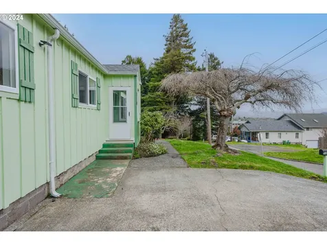 510 Clark Street North Bend OR 97459