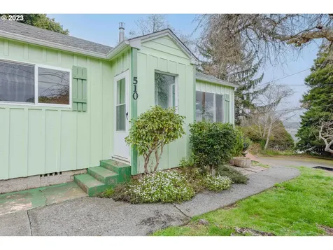 510 Clark Street North Bend OR 97459