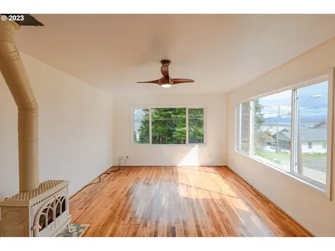 510 Clark Street North Bend OR 97459