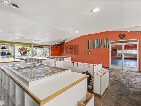 11702 NE Halsey Street Portland OR 97220