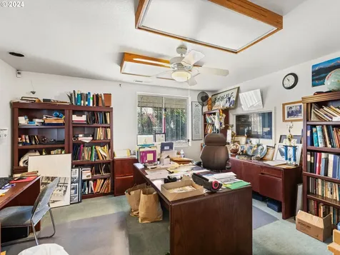 11702 NE Halsey Street Portland OR 97220