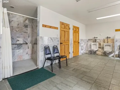 11702 NE Halsey Street Portland OR 97220