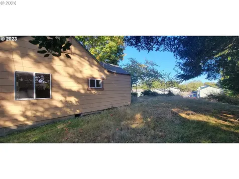 1515 Newmark Avenue Coos Bay OR 97420