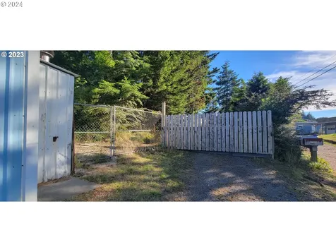 1515 Newmark Avenue Coos Bay OR 97420