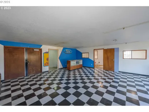 1515 Newmark Avenue Coos Bay OR 97420