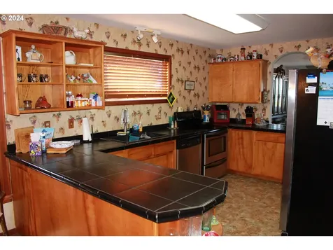 805 Prefontaine Drive Coos Bay OR 97420