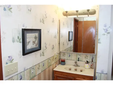 805 Prefontaine Drive Coos Bay OR 97420