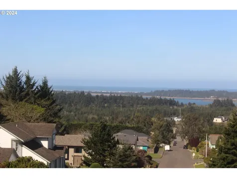 805 Prefontaine Drive Coos Bay OR 97420