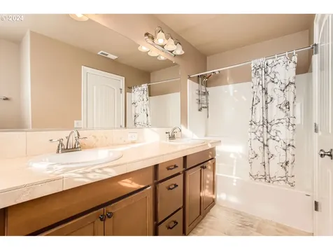 18301 Tickle Creek Avenue Sandy OR 97055