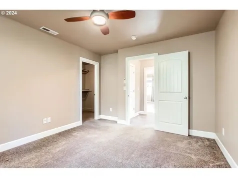 18301 Tickle Creek Avenue Sandy OR 97055