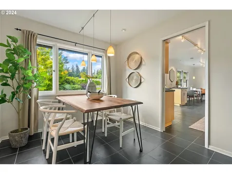 2320 Sw Winchester Place Portland OR 97225