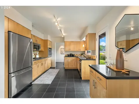 2320 Sw Winchester Place Portland OR 97225