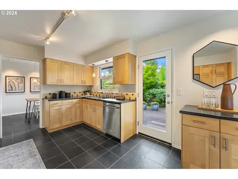 2320 Sw Winchester Place Portland OR 97225