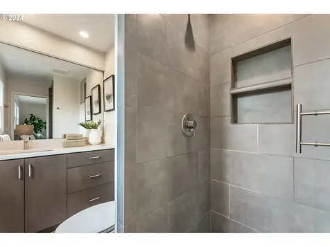 2320 Sw Winchester Place Portland OR 97225