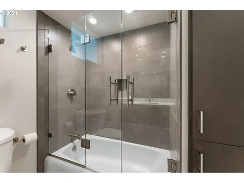 2320 Sw Winchester Place Portland OR 97225