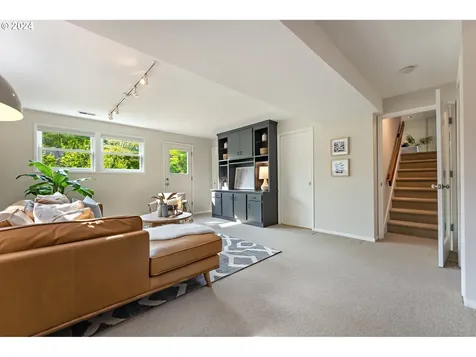 2320 Sw Winchester Place Portland OR 97225