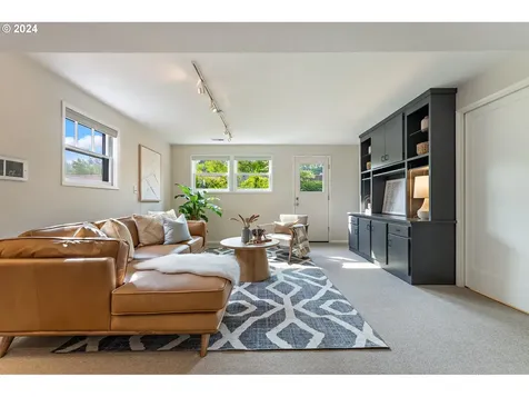 2320 Sw Winchester Place Portland OR 97225