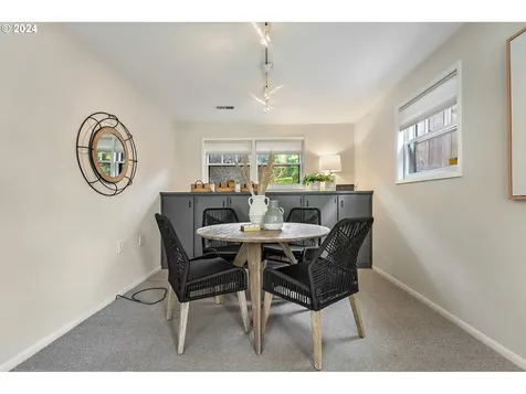 2320 Sw Winchester Place Portland OR 97225