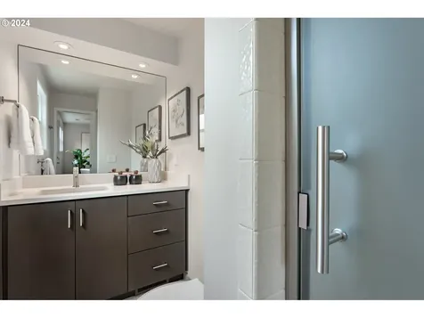 2320 Sw Winchester Place Portland OR 97225