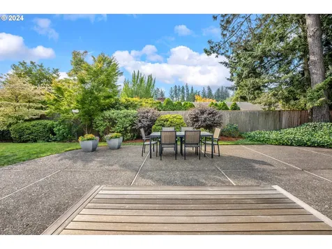 2320 Sw Winchester Place Portland OR 97225