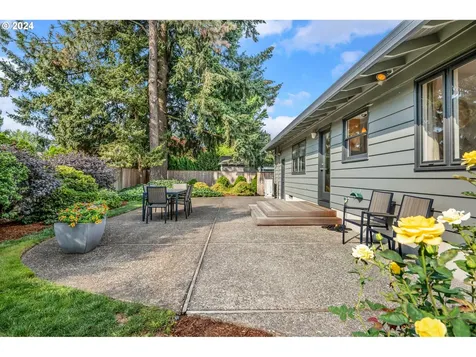 2320 Sw Winchester Place Portland OR 97225