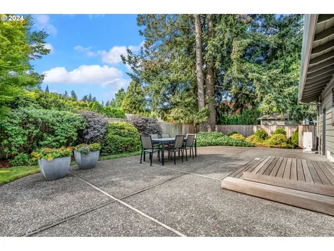 2320 Sw Winchester Place Portland OR 97225