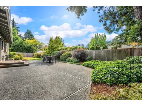 2320 Sw Winchester Place Portland OR 97225