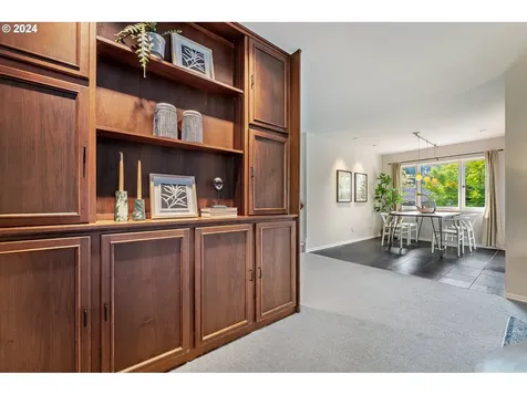 2320 Sw Winchester Place Portland OR 97225