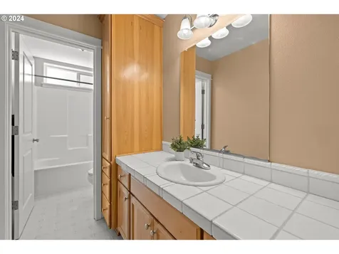 15974 Swan Avenue Oregon City OR 97045