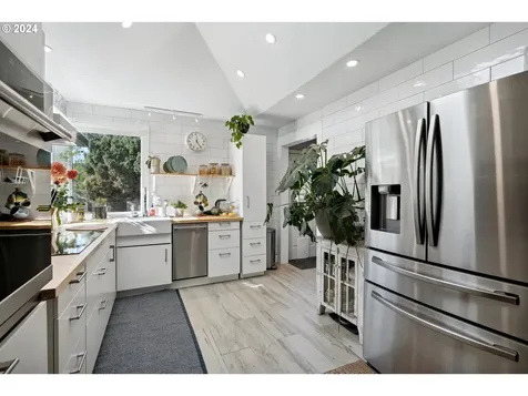 4105 SE Nehalem Street Portland OR 97202
