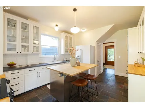 3237 Ne 14th Avenue Portland OR 97212