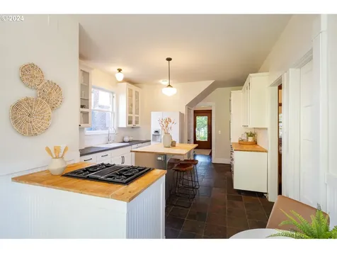 3237 Ne 14th Avenue Portland OR 97212