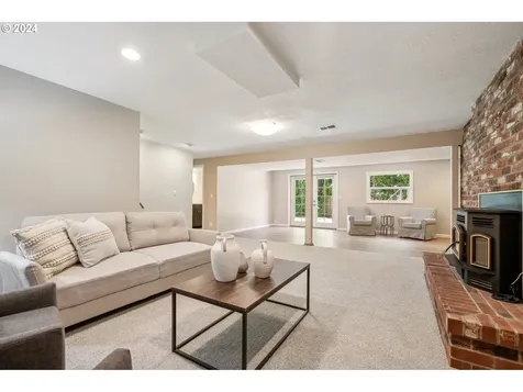 6395 Sw Chestnut Lane Beaverton OR 97005