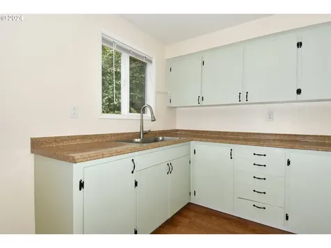 17813 Se Mill Street Portland OR 97233