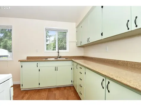 17813 Se Mill Street Portland OR 97233