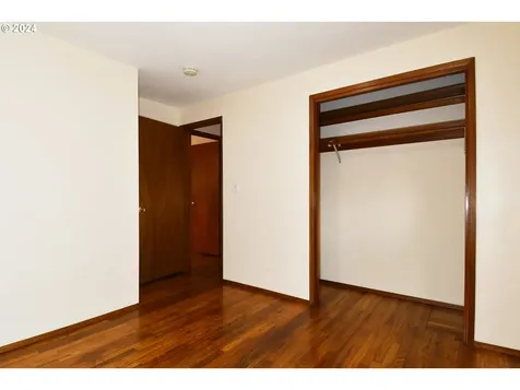 17813 Se Mill Street Portland OR 97233