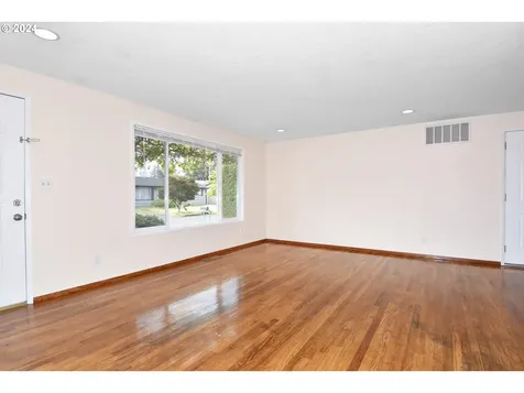 17813 Se Mill Street Portland OR 97233