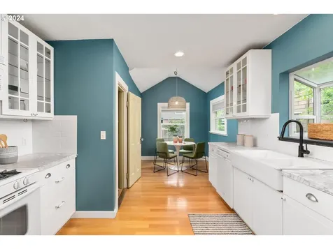 8607 Se Brooklyn Street Portland OR 97266