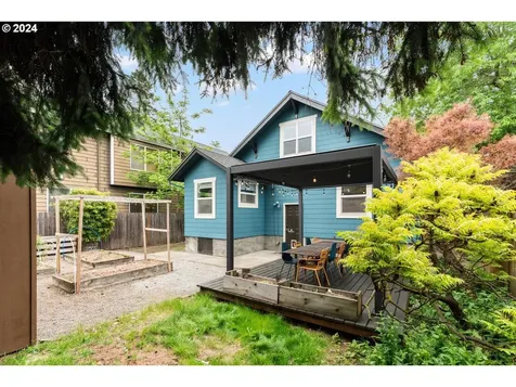 8607 Se Brooklyn Street Portland OR 97266