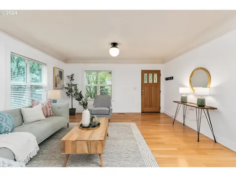 8607 Se Brooklyn Street Portland OR 97266