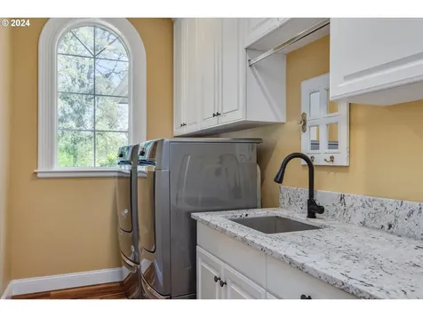 26349 S Highway 170 Canby OR 97013