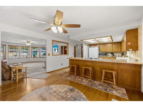 2588 Roberts Road Medford OR 97504